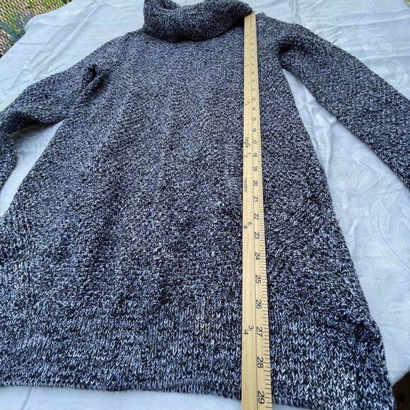 Duluth by Duluth Trading size M heavy knit relaxed fit pockets - Picture 6 of 10